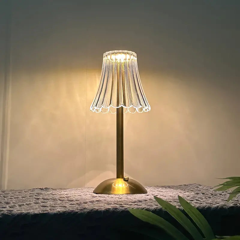 luminária de mesa, luminárias de mesa, abajur de mesa, luminaria mesa, luminária de mesa led, luminária led de mesa, luminaria de mesa em led, abajur, abajur led, abajur de mesa, abajur de quarto, abajur de cabeceira,