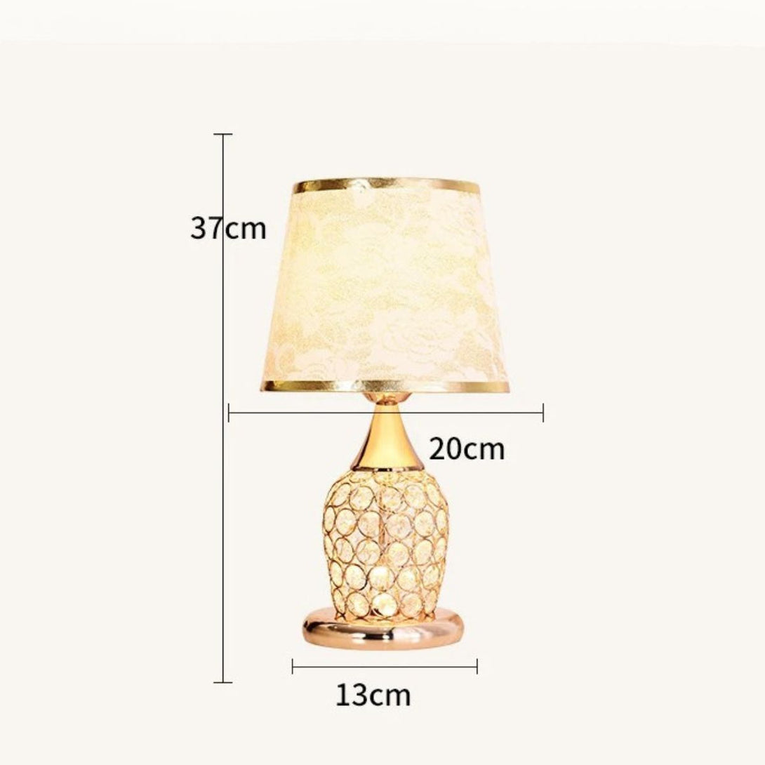 luminaria de mesa, 
luminaria de mesa Golden Night, 
luminaria para mesa,
luminaria para mesa Golden Night,
luminaria Golden Night,
luminaria para escritório,
luminaria para quarto, 
luminaria para sala, 
luminaria para cabeceira,
luminaria para cabeceira Golden Night,