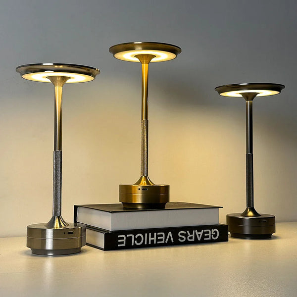 luminária de mesa, luminárias de mesa, abajur de mesa, luminaria mesa, luminária de mesa led, luminária led de mesa, luminaria de mesa em led, luminária de mesa recarregável,