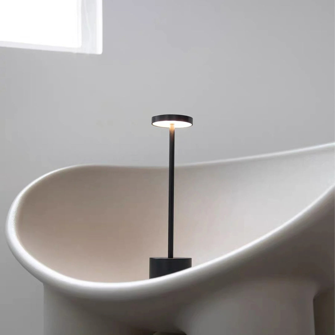 luminária de mesa, abajur de mesa, luminária minimalista, luminária led de mesa, luminária, iluminação moderna, luminária para leitura,