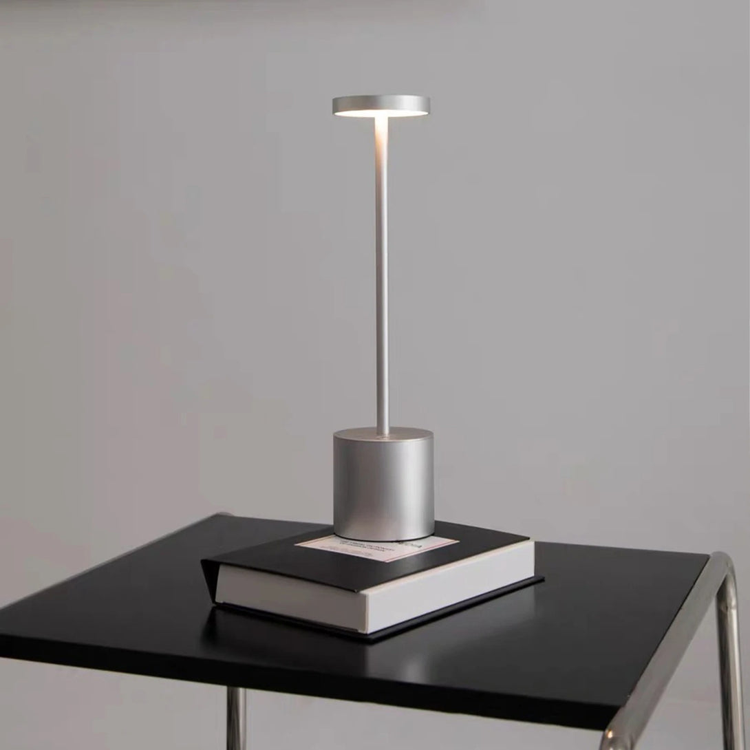 luminária de mesa, abajur de mesa, luminária minimalista, luminária led de mesa, luminária, iluminação moderna, luminária para leitura,